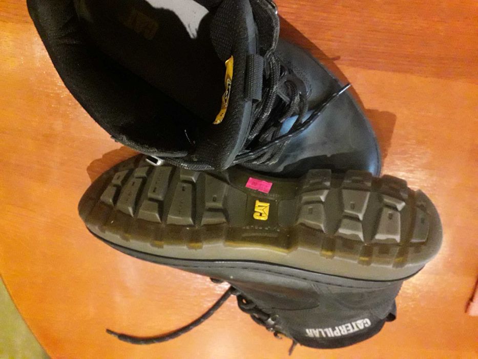 Продам чоловічі шкіряні черевики Caterpillar на лазерній основі