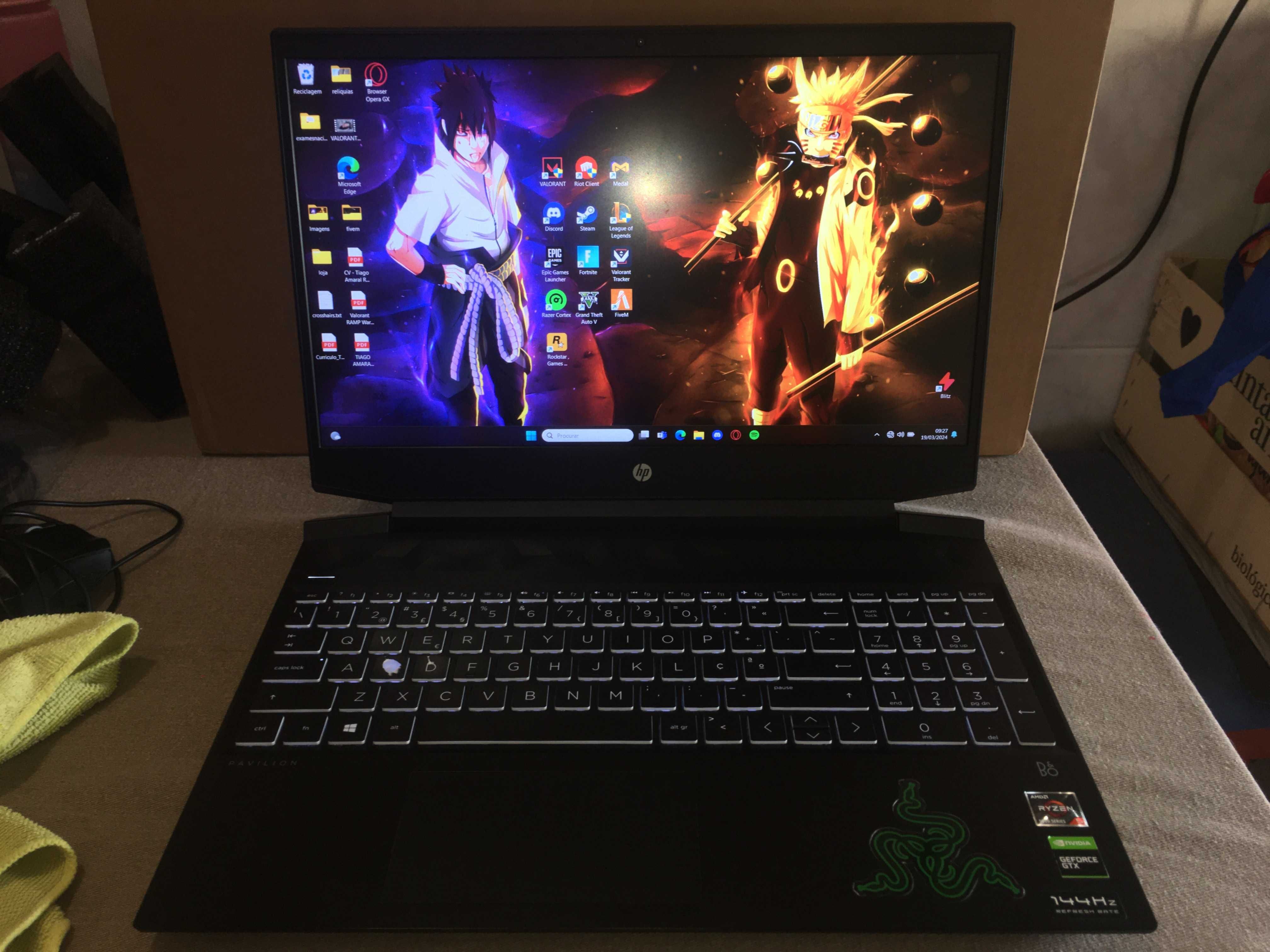 HP Pavilion gaming laptop 15-ec2xxx / oferta de headphones razer