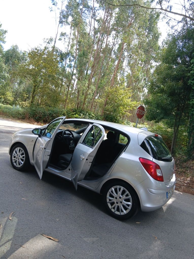 Opel Corsa 1.2 80CV ( com apenas 179 mil km )