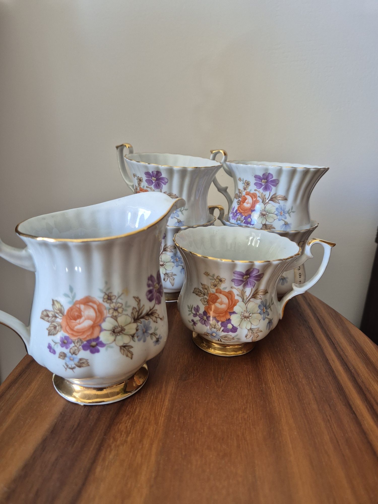 Filiżanka mlecznik porcelana chodzież