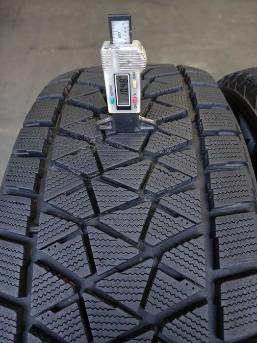 R18 285 60 шини зимові Bridgestone Blizzak DM-V2 відмінний стан Японія