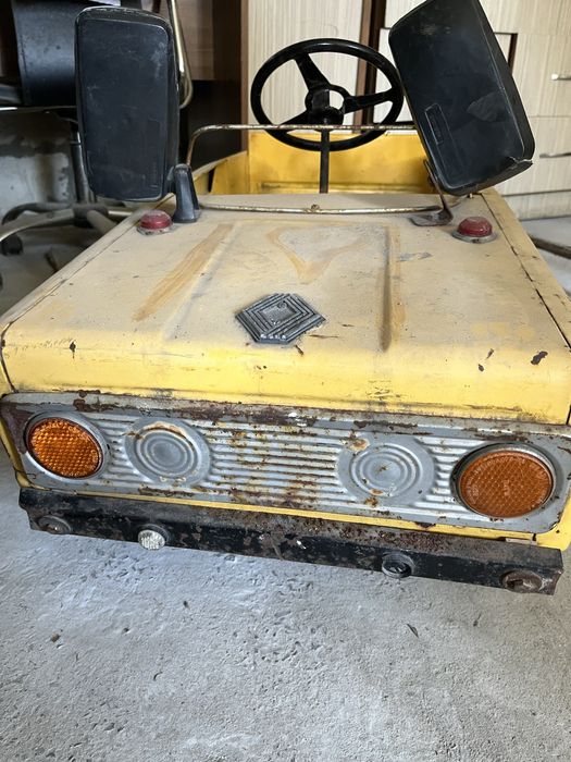 Машинка дитяча вживана