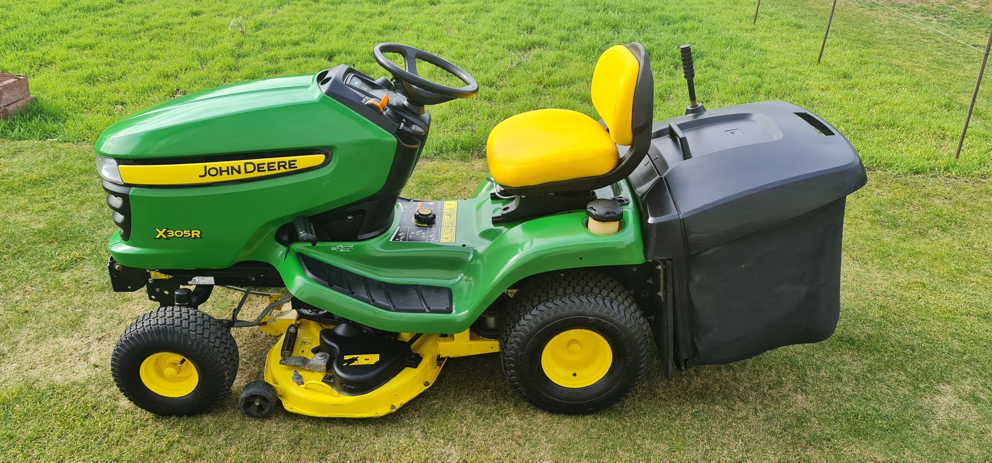 Traktorek kosiarka John Deere X305R