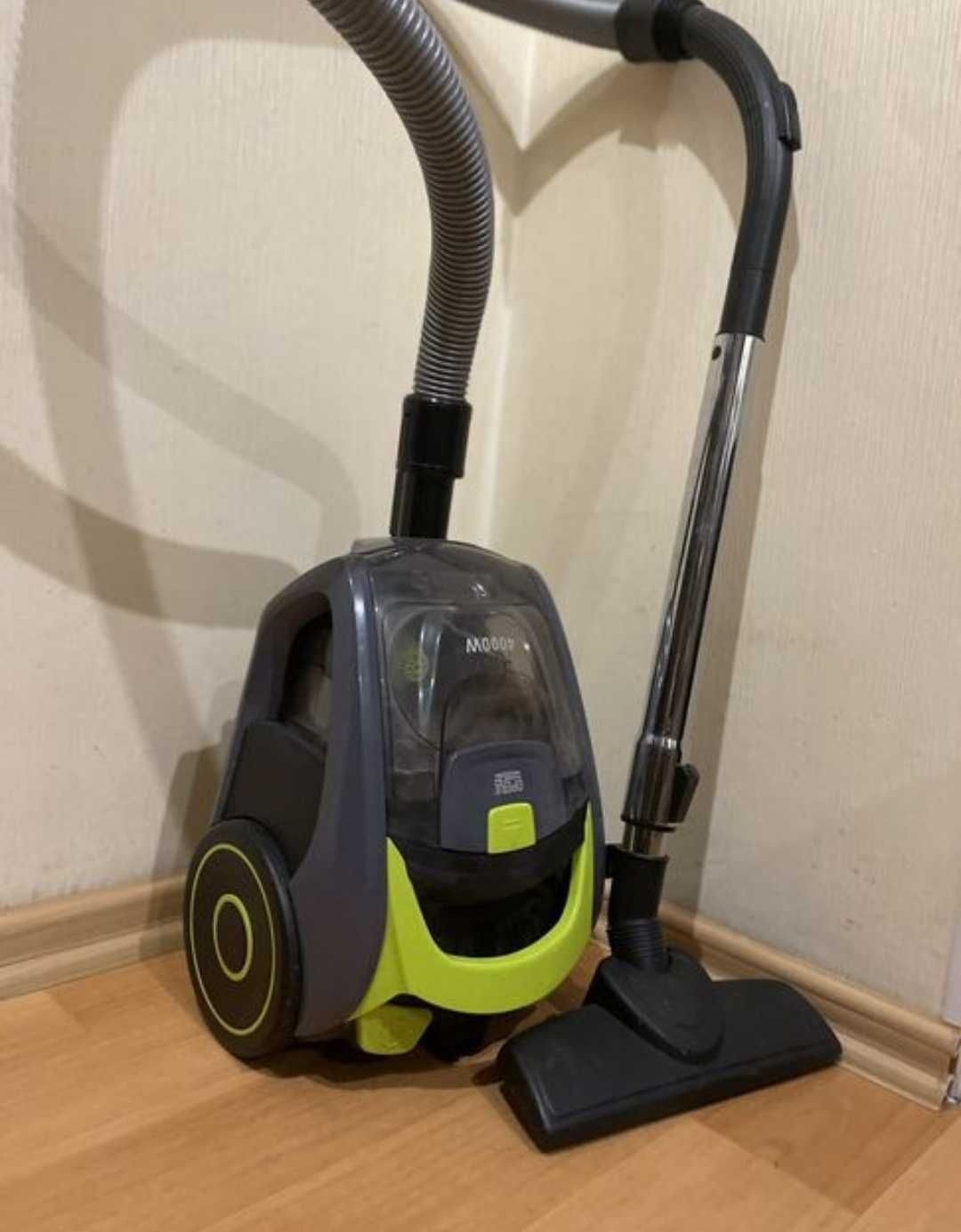 Безмішковий пилосос потужний 4000 W іде на 2 насадки 2.5л пылесос