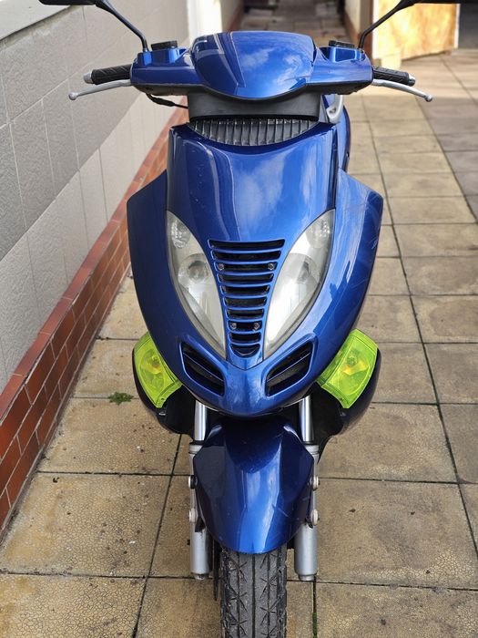 Максіскутер Kymco 150 4т водянка( не Китай)