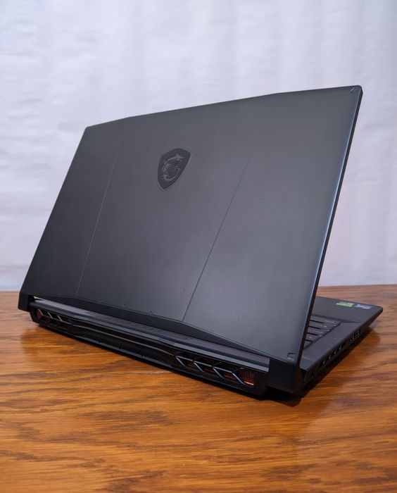 MSI Katana 15 HX B14W RTX5070 i9-14900HX 32gb 1TB