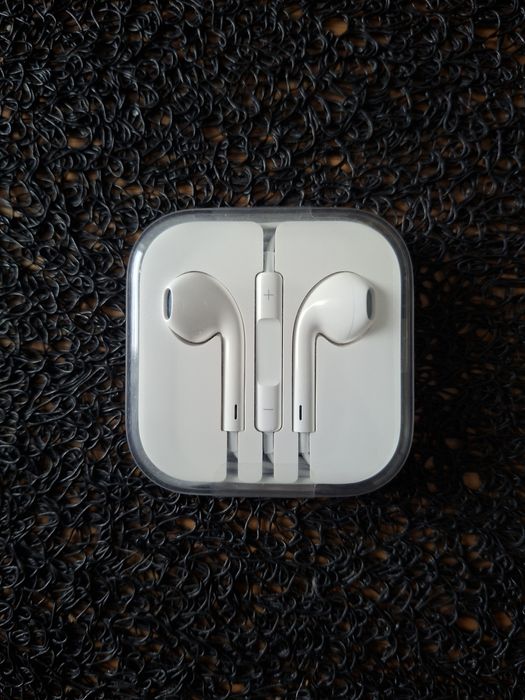 Навушники Apple нові