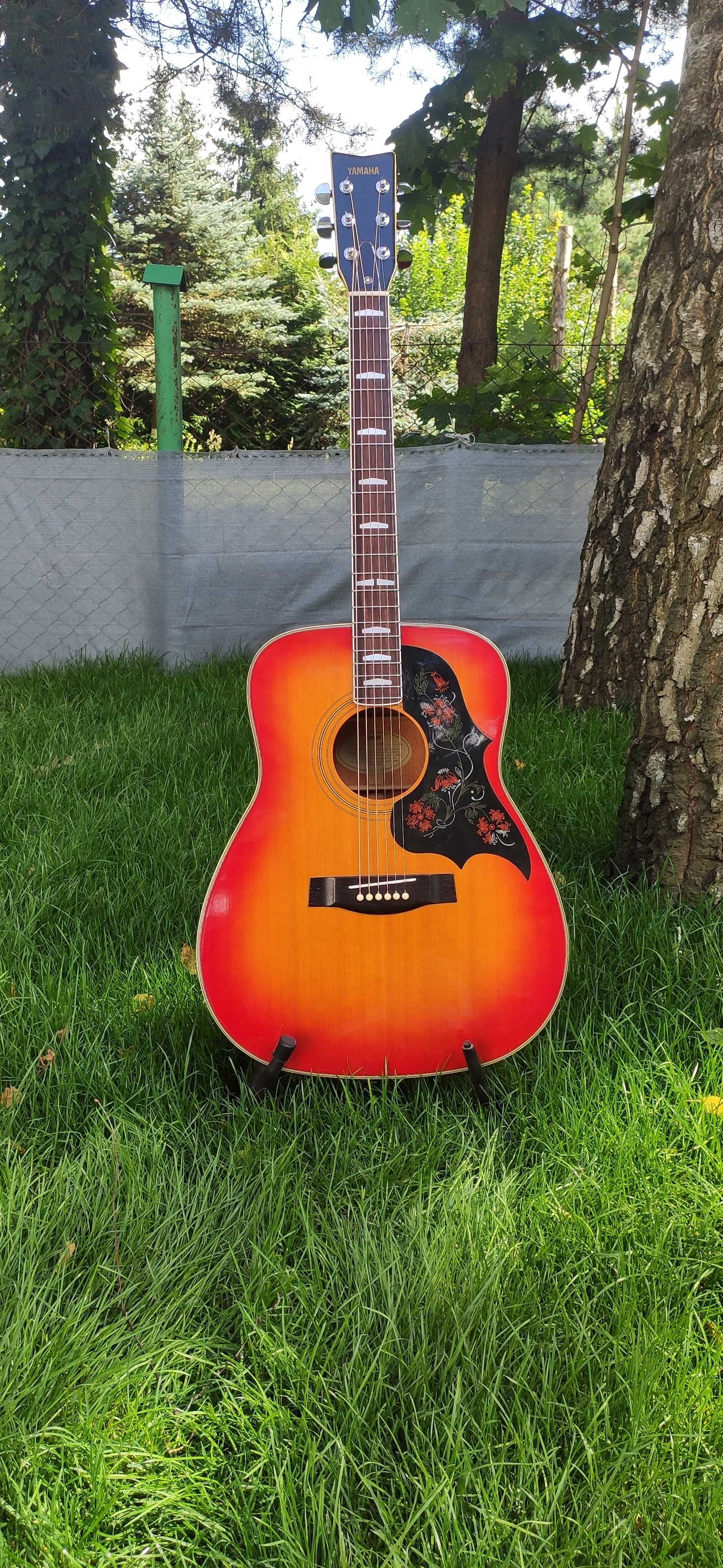 Yamaha FG 351 SB Hummingbird +case