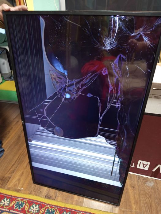 Продам телевизор с разбитым экраном