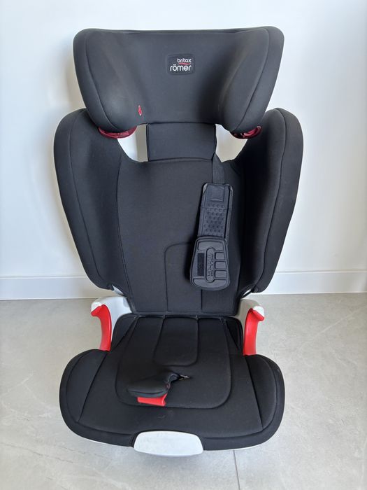 Fotelik Britax Römer Kidfix II XP 15–36 kg Black ISOFIX