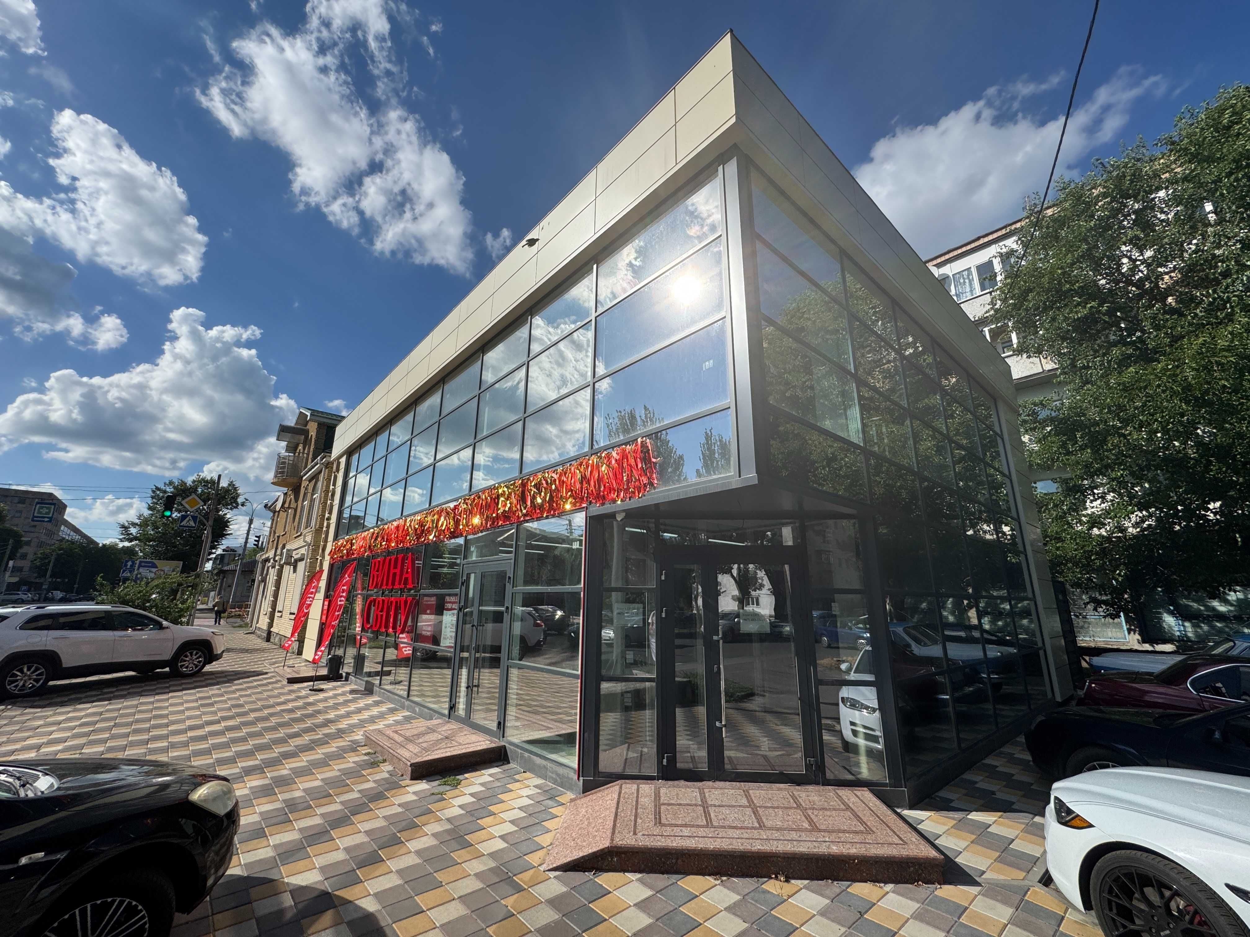 Фасадне приміщення в центрі по вул. Благовісна