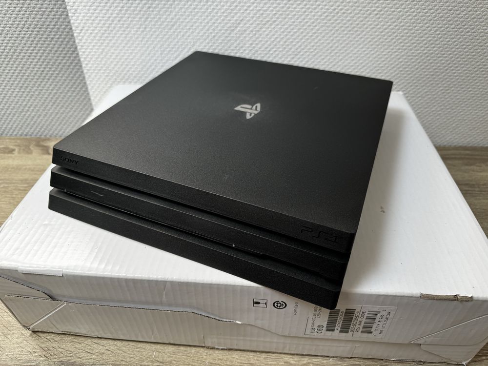 Sony Playstation 4 PRO синій вогонь приставка ПС4 про