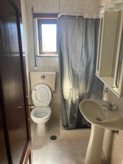 Aluga-se t3 moradia 1° andar