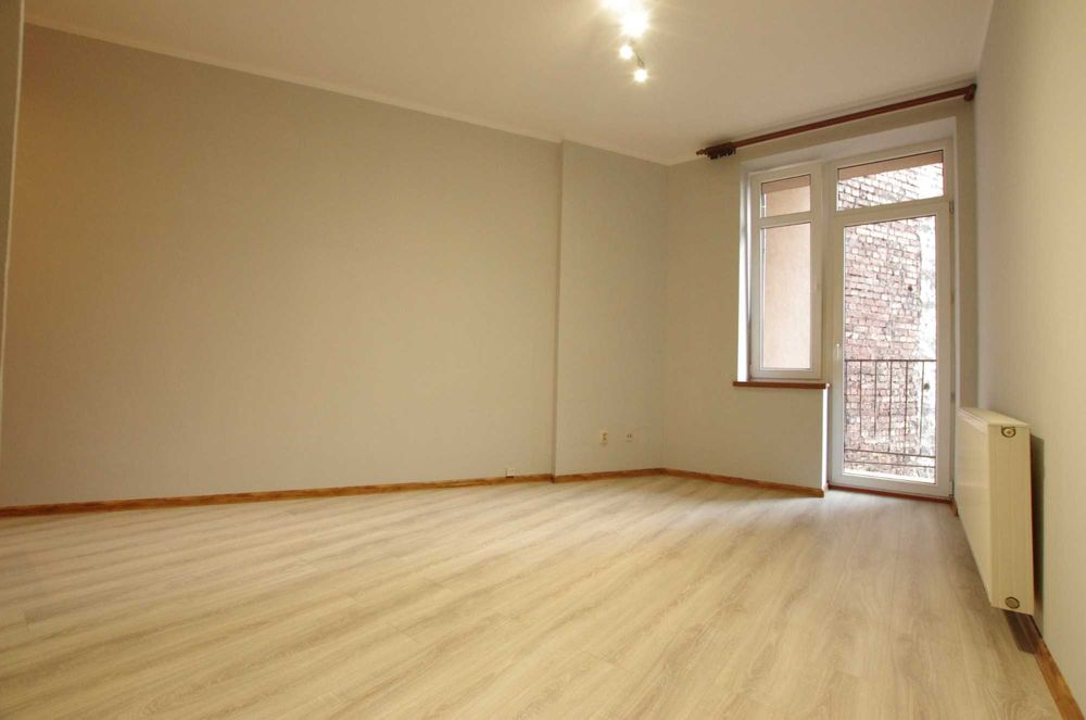 BEZCZYNSZOWE, Centralne Ogrzew.BALKON,Centrum Ścisłe