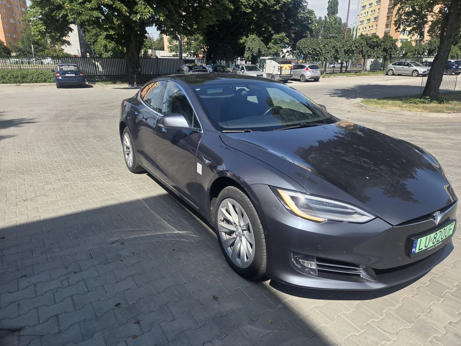 Tesla Model S darmowe ładowanie, łączność, RAVEN 2020r