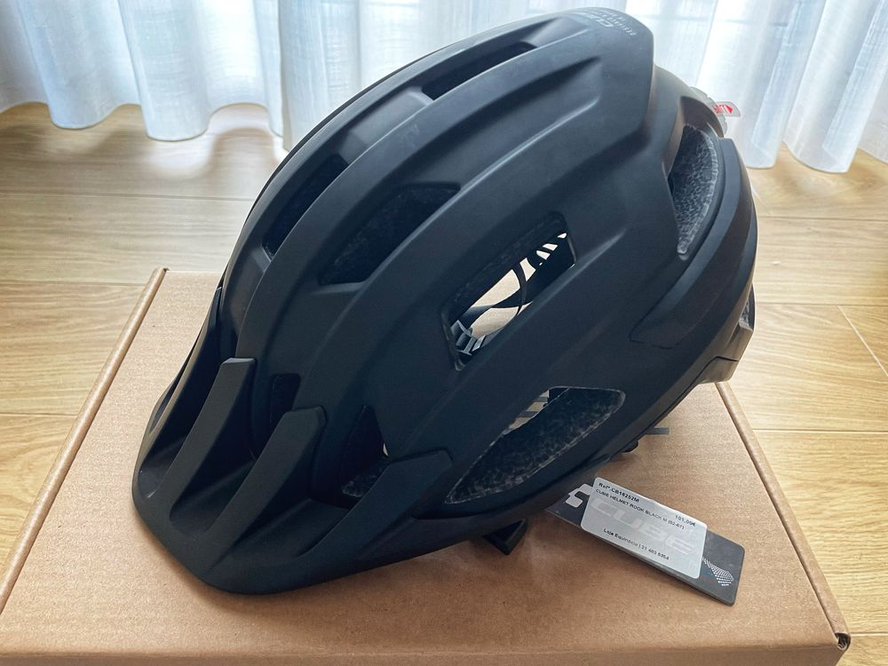 Capacete Bike Cube tamanho M preto NOVO (52-57cm)