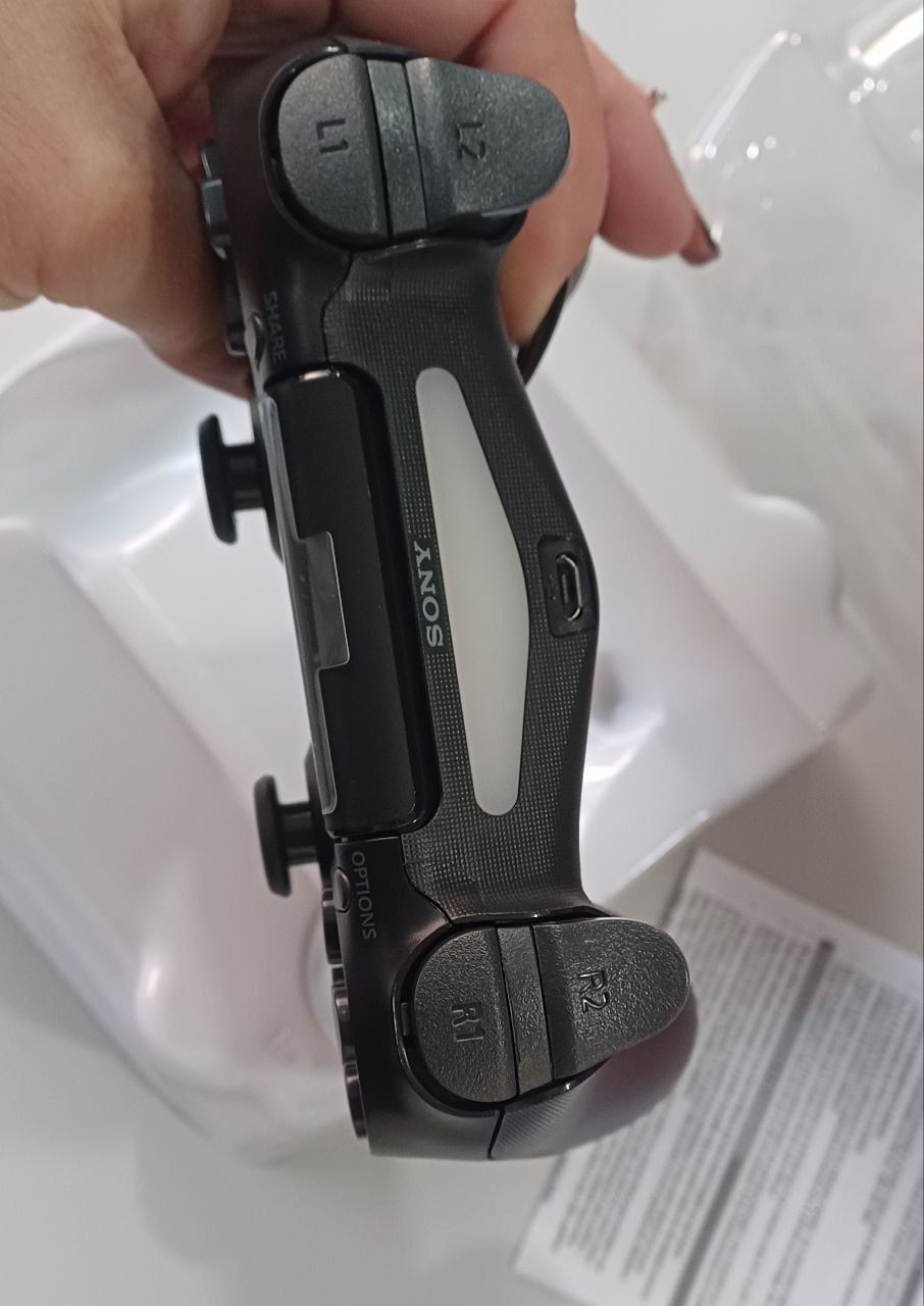 DualShock 4 для PS4 –  бездротовий