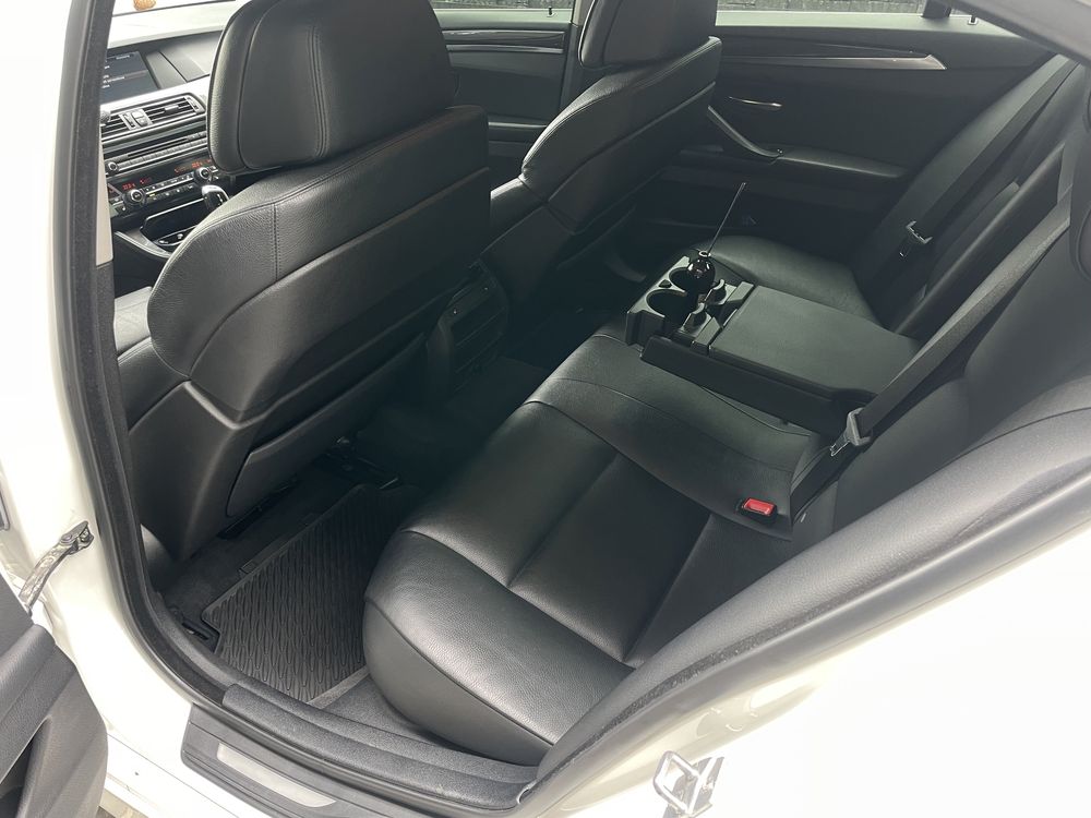 BMW-5 F10 523I.