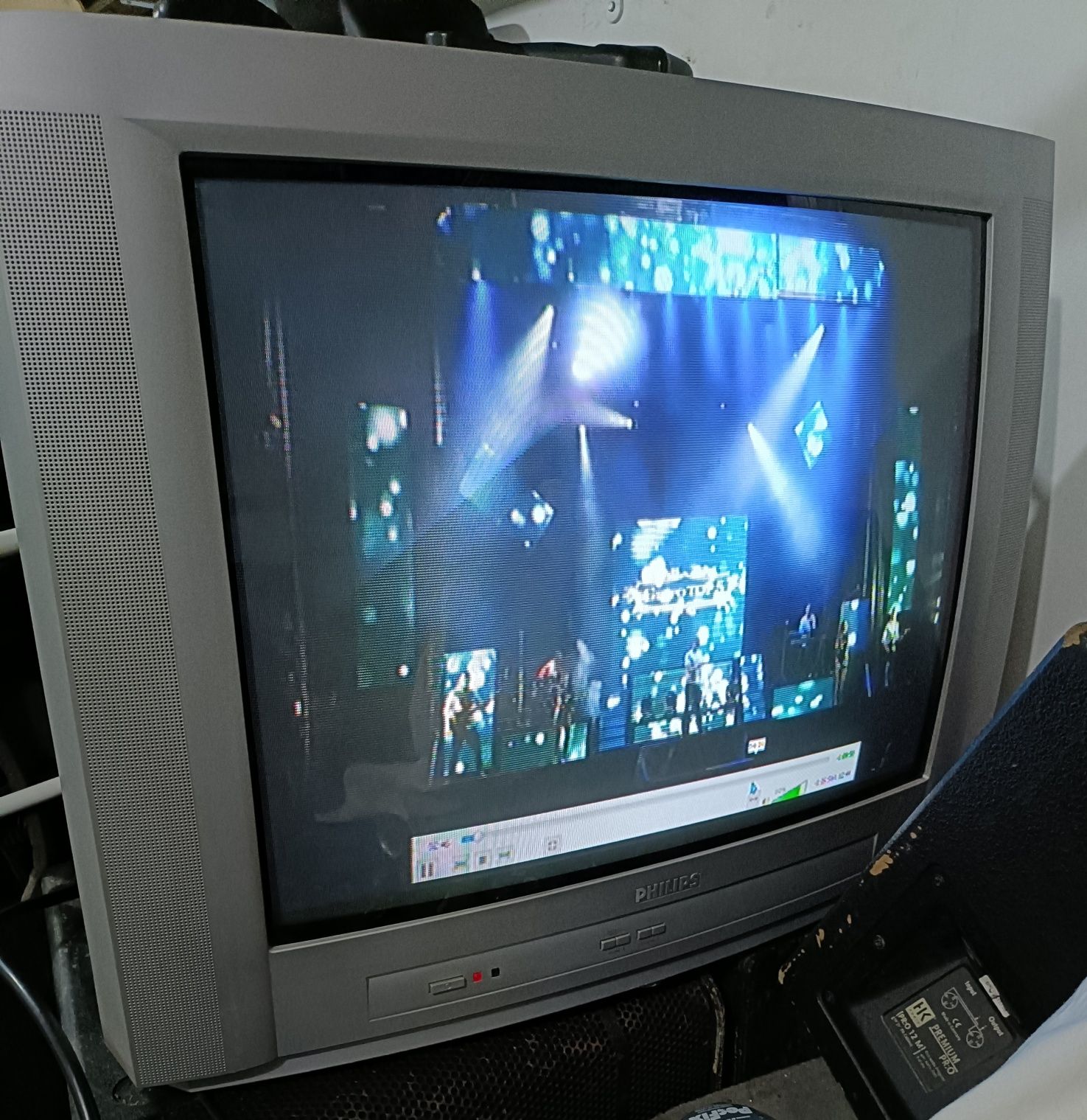 Vendo TV Philips