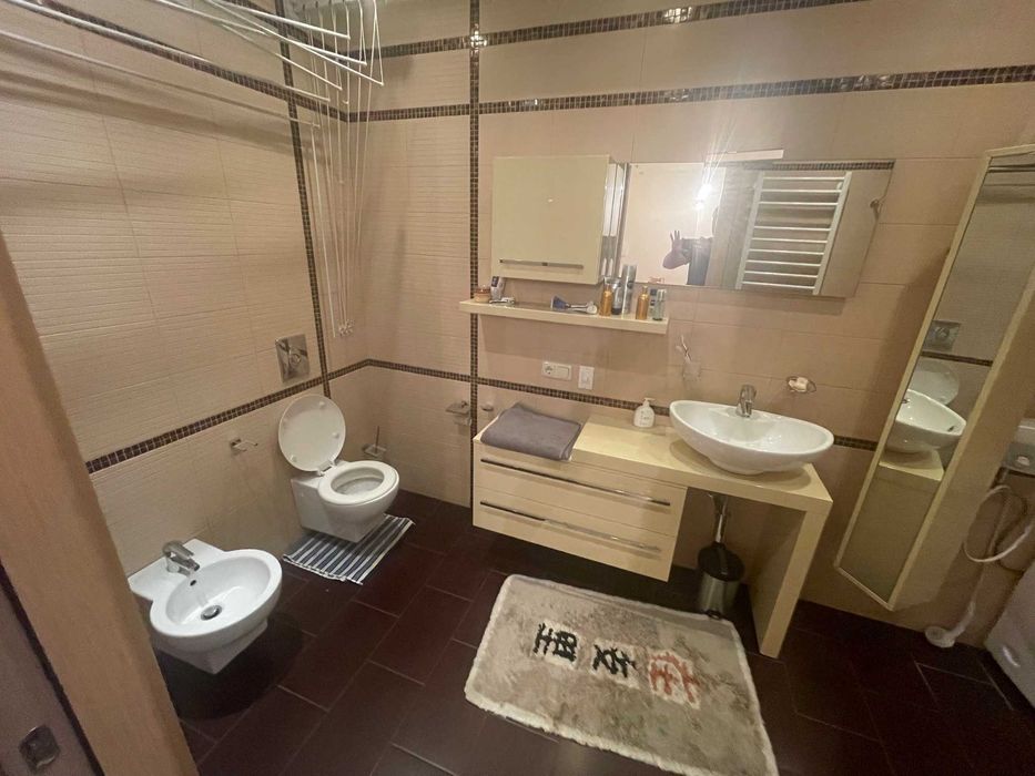 Рідкісна 4к на Паньківській 27/78 (3 спальні і кухня-вітальня)