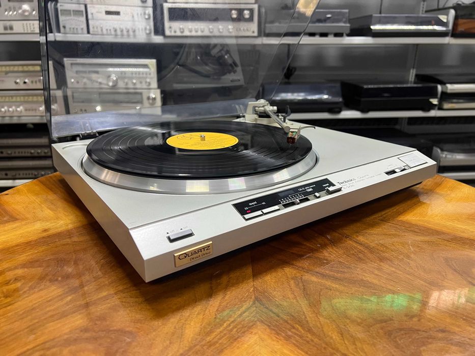 Gramofon Technics SL-QX300 Audio Room