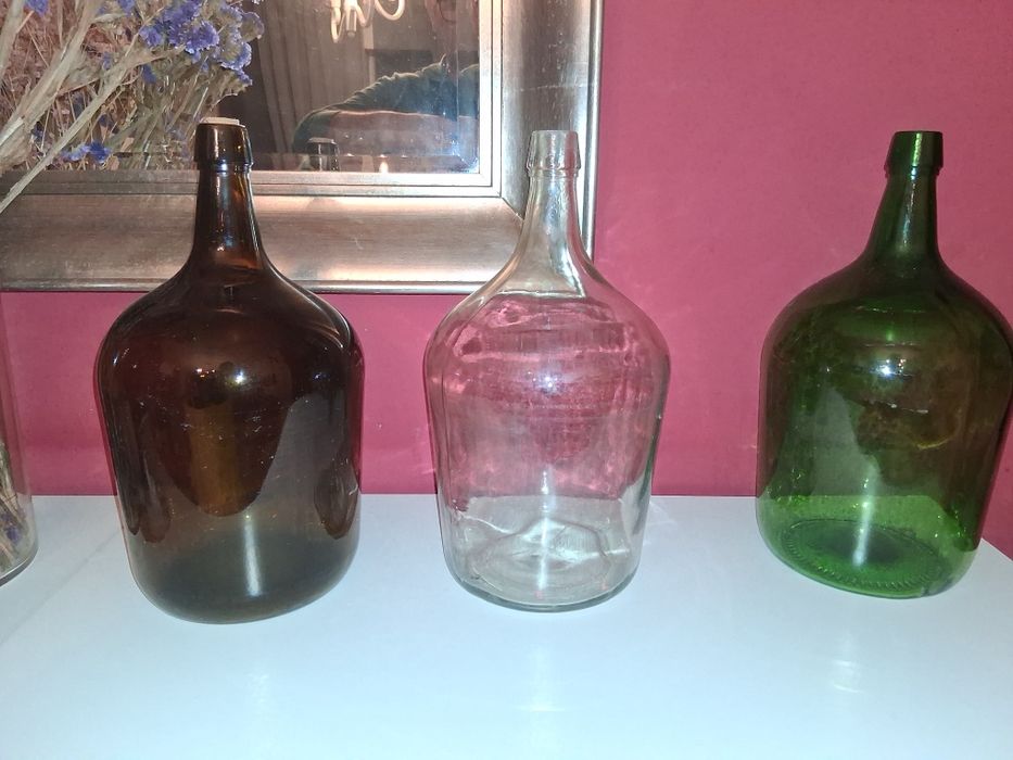Garrafões em vidro