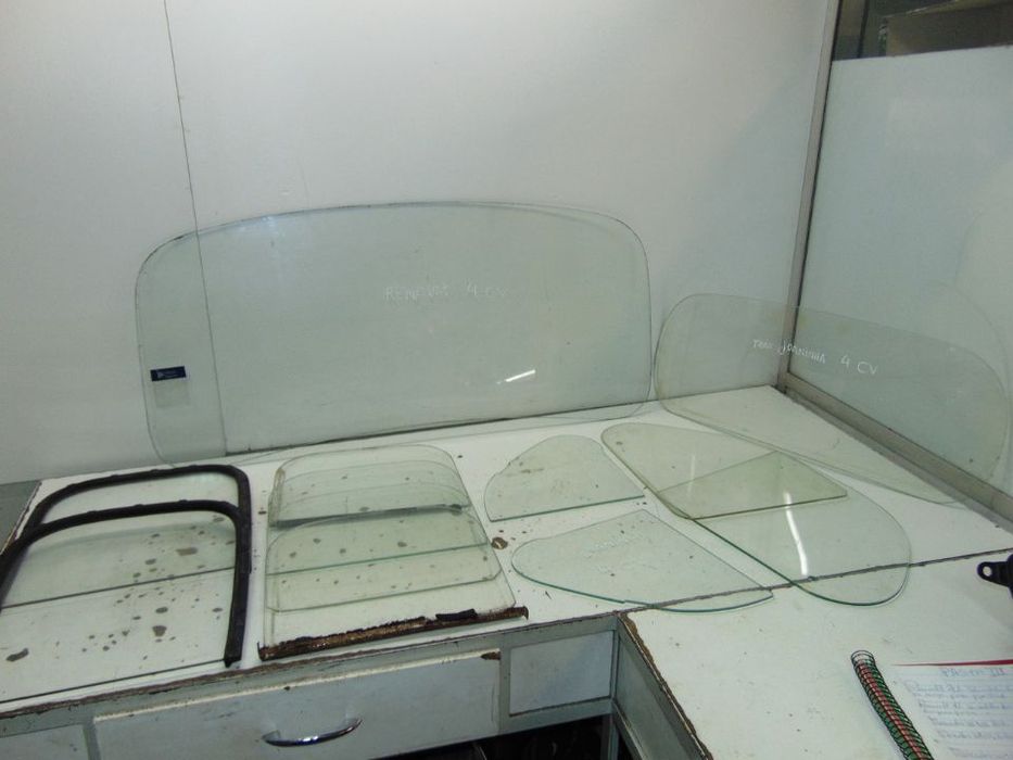 renault 4 CV ou Joaninha  vidros