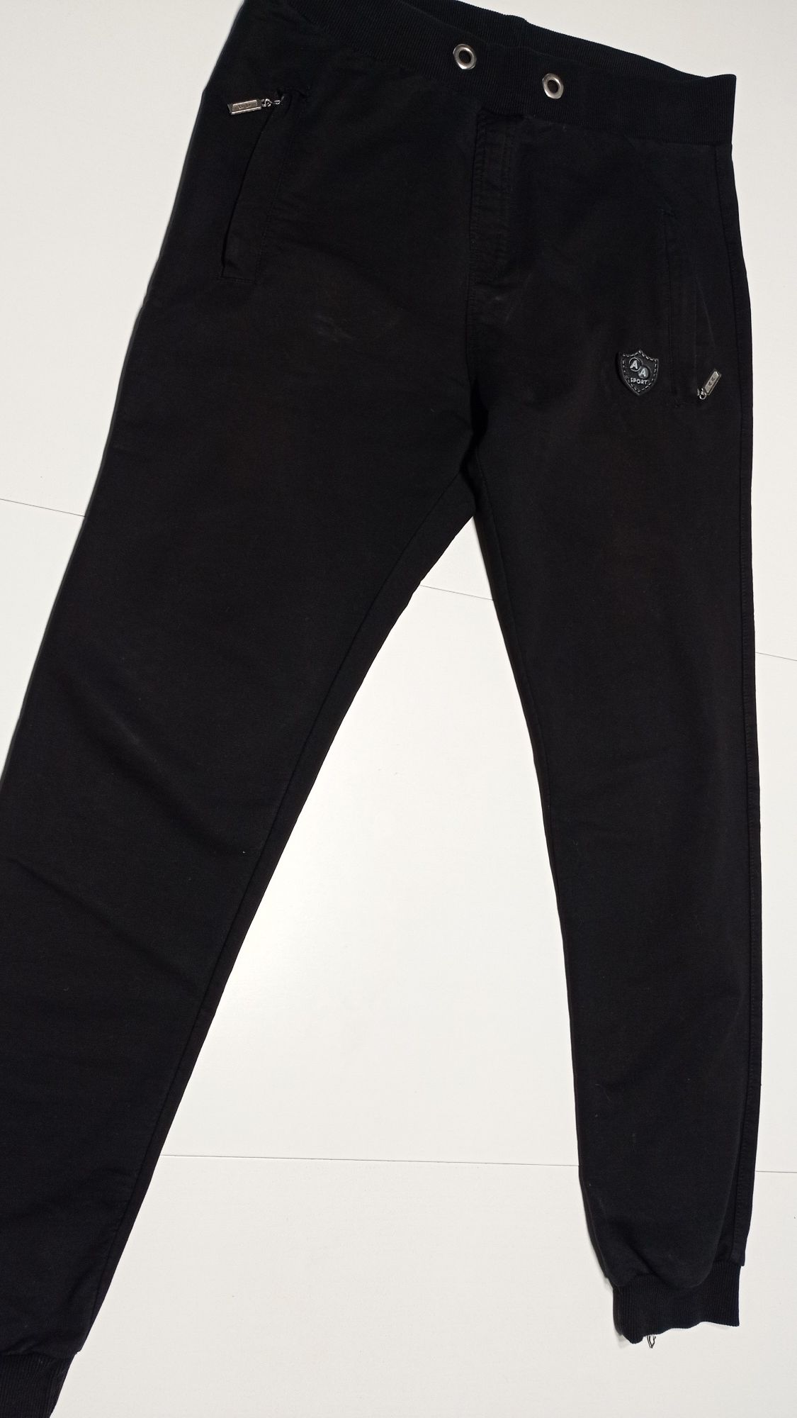 Spodnie jeansy dresy chłopięce 170, 4 pary, cena 30 zł / szt