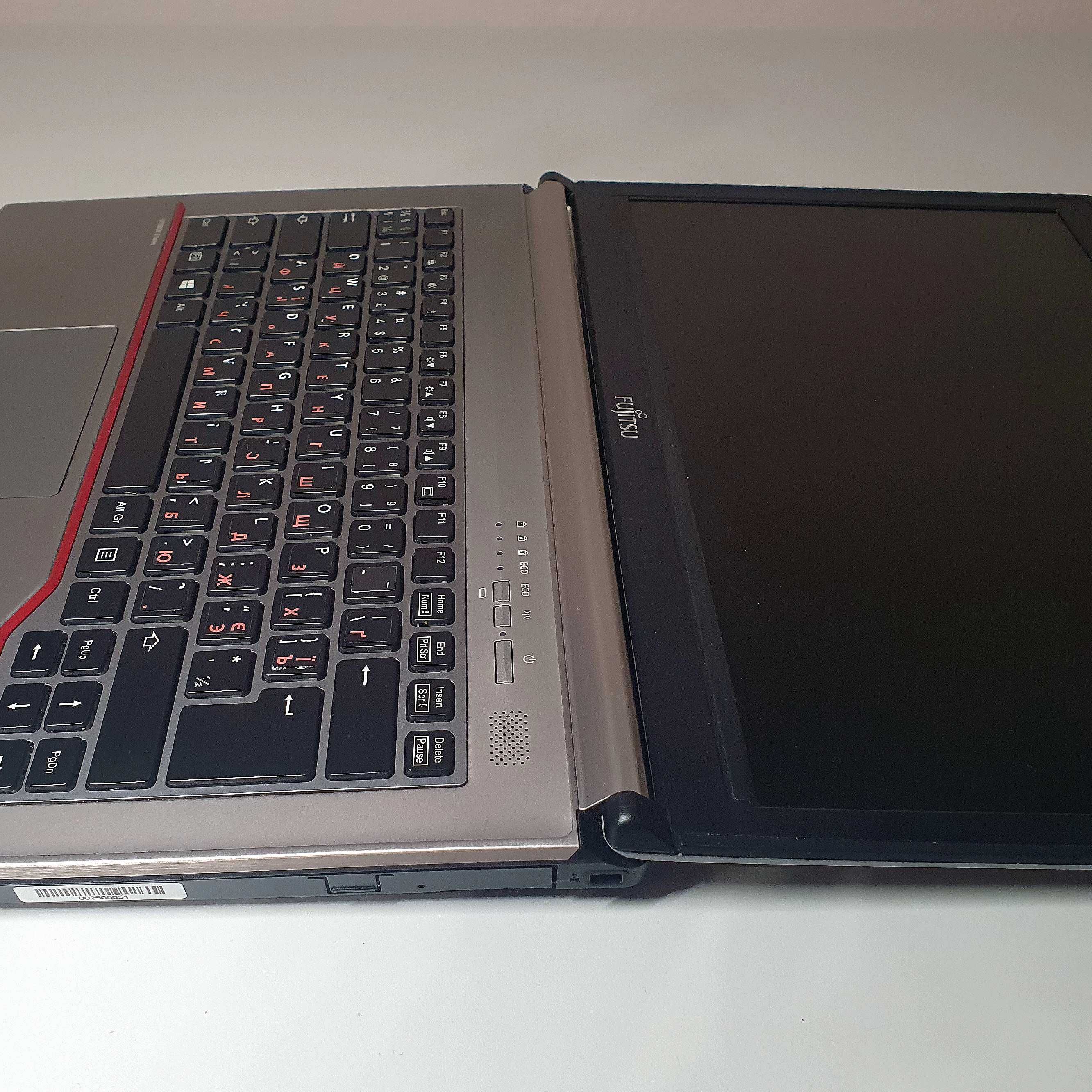 Повний комплект! Японський ноут Fujitsu (Фуджіцу). 100% Original