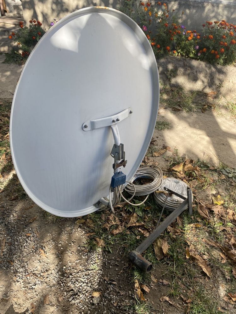 Супутникова антена з тюнером / спутниковая тарелка