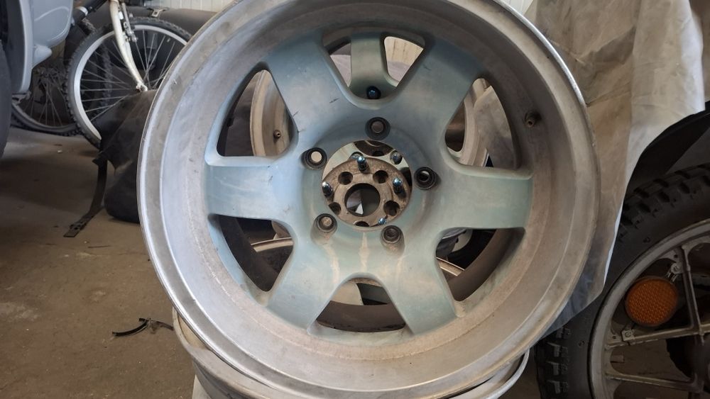 Jantes jeep/suzuki  sport R16