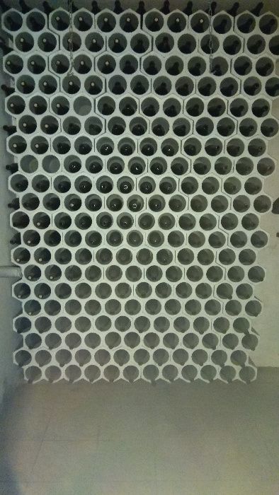 Garrafeira em cimento