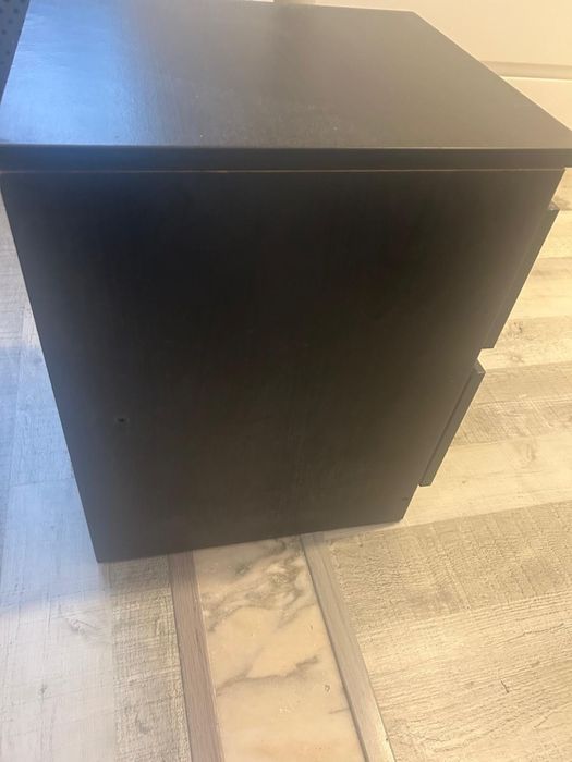 2 mesas de cabeceira