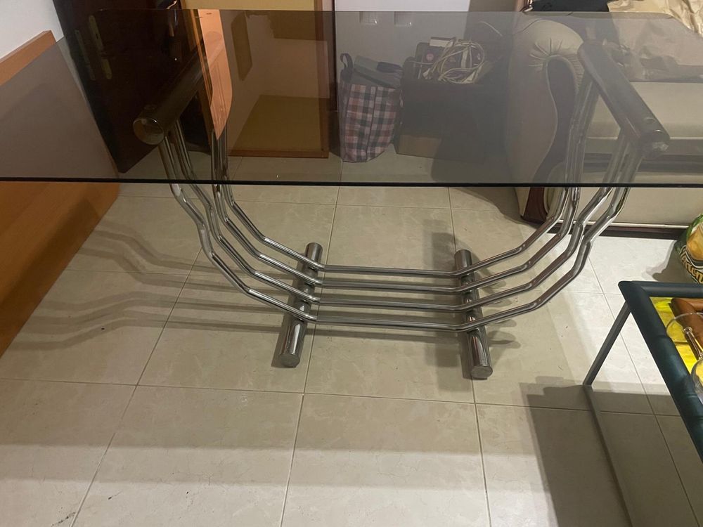Mesa de jantar em vidro