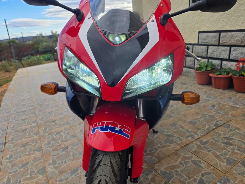 Honda Cbr1000rr 2004 restaurada