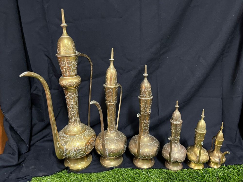Bules em cobre com varios tamanhos