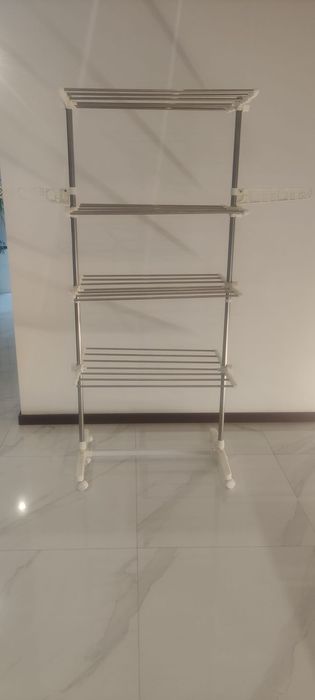 Estendal de roupa como novo.