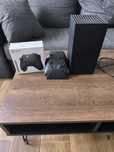 Xbox Series X + 2 pady z akumulatorami i ładowarką +15 gier