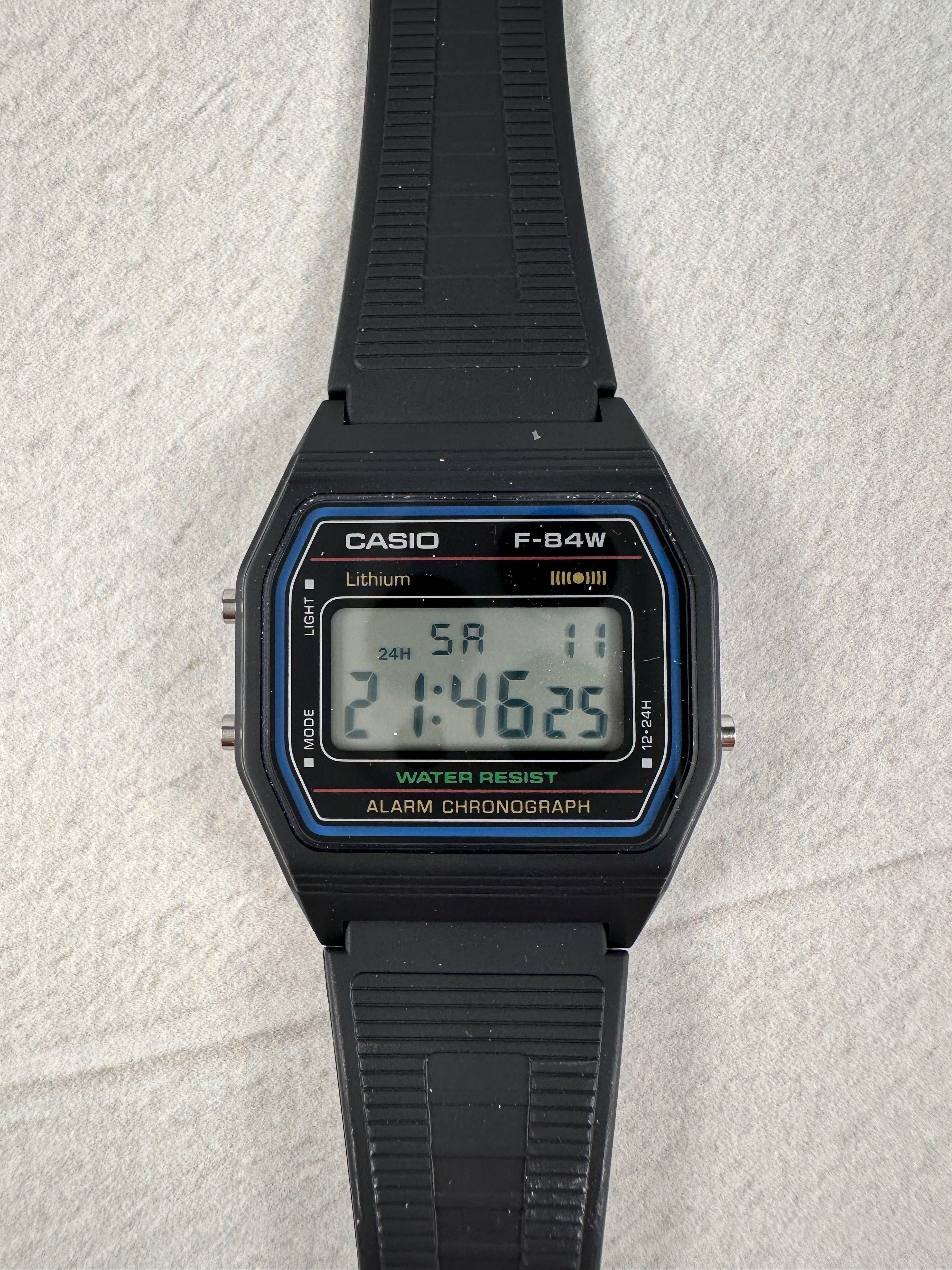 Часы Casio F-84W-1QJH из Японии, новые