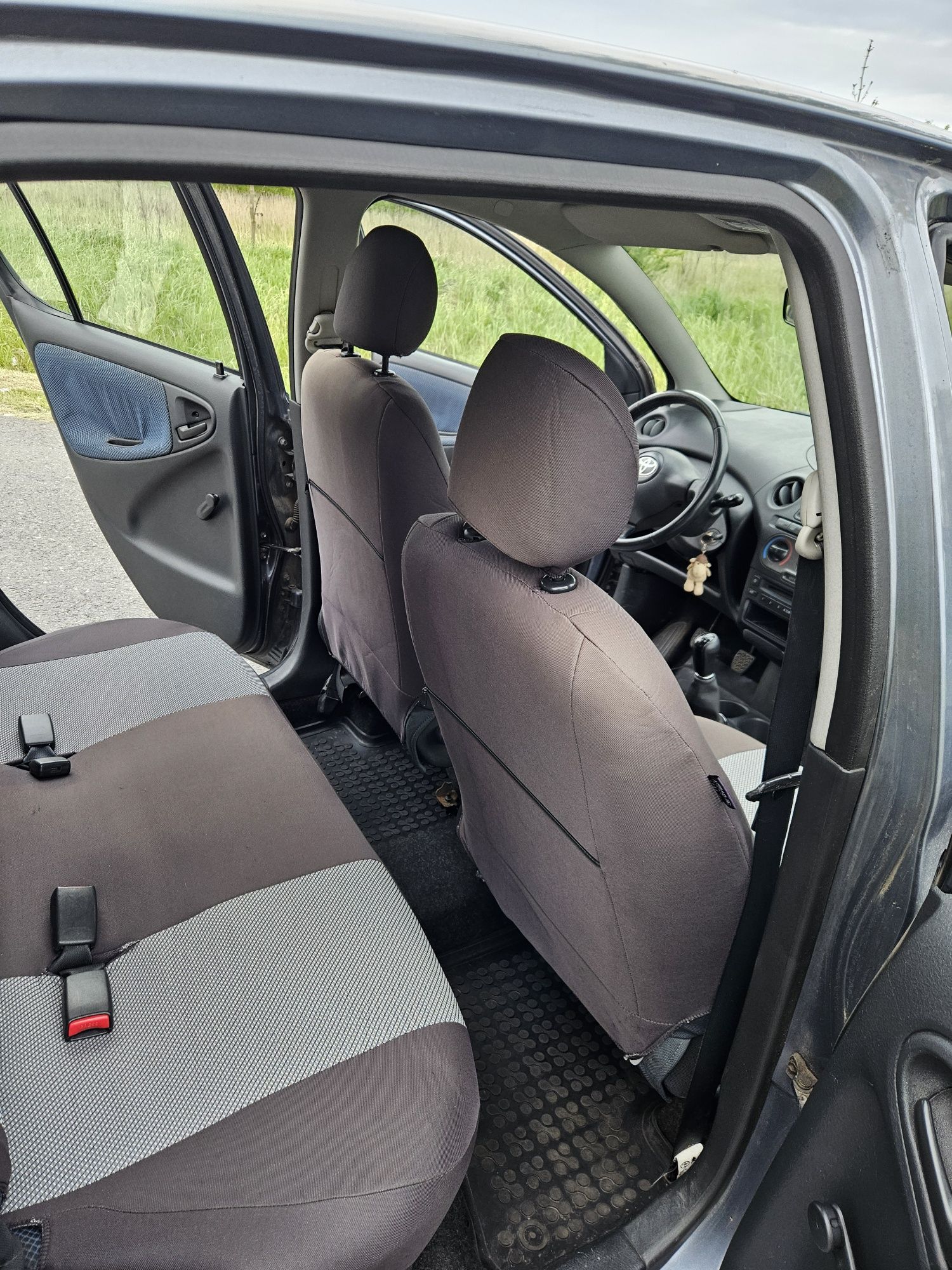 Toyota yaris 1.3 2005
