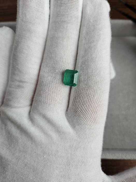 OKAZJA! Naturalny kamień szlachetny Szmaragd 2.77 ct + certyfikat