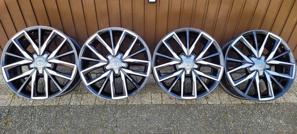 17"  Toyota oryginal 5x114,3  7,5j et40  Corolla Auris CHR