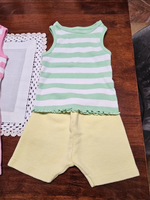 2 conjuntos (Calções e camisola alças) 12-18meses - Mo - como novos

C