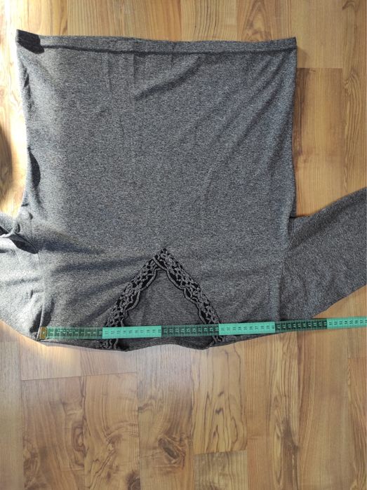 Bluzka szara z ozdobnym dekoltem w serek koronka długi rękaw XL 42