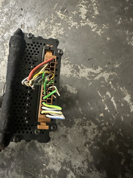 Wzmacniacz plus subwoofer audi a4 b5