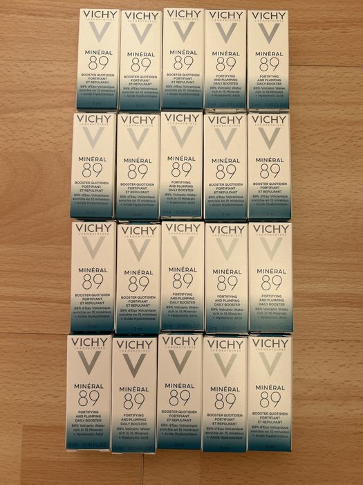Vichy Minéral 89 Fortifying and Plumping Daily Booster.