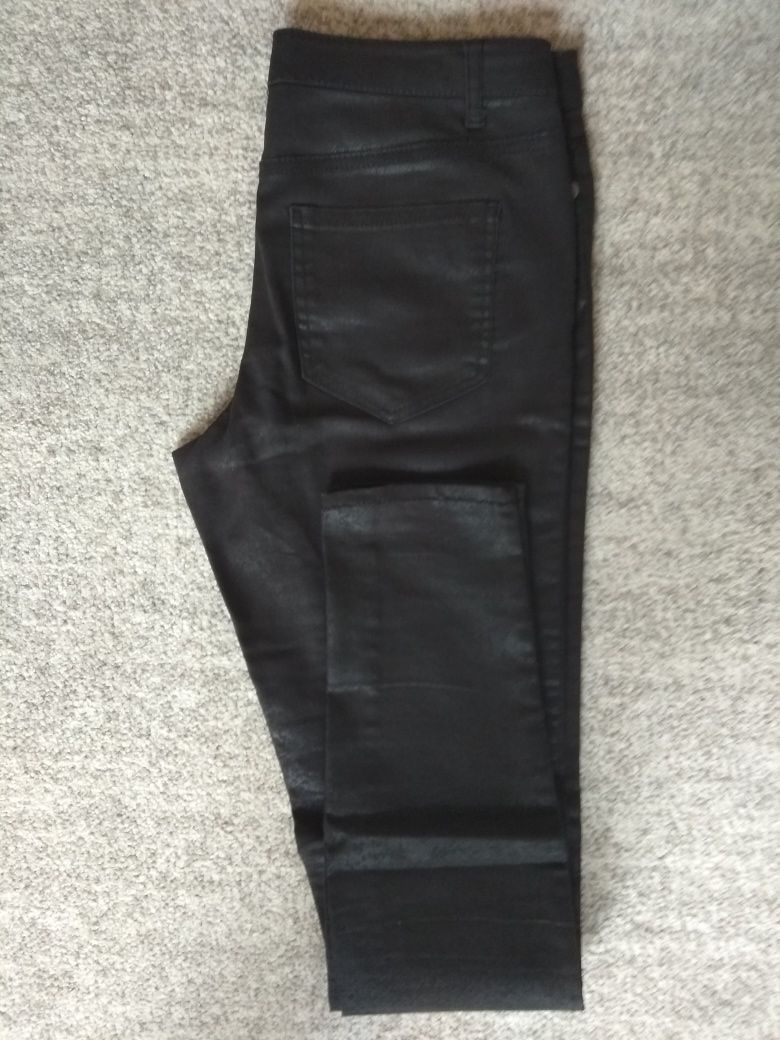 Spodnie woskowane czarne 36