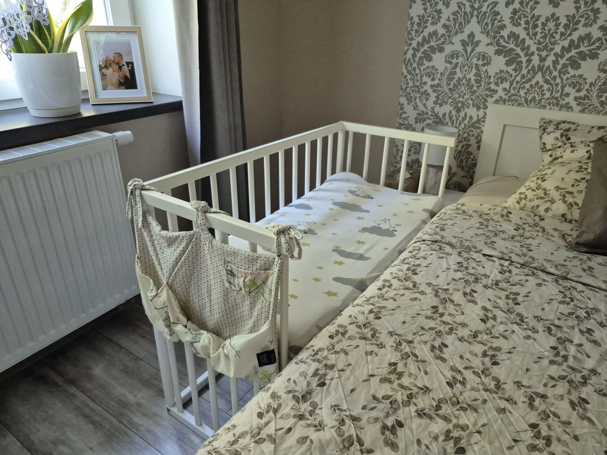 Dostawka niemowlęca do łóżka drewniana