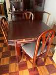 Conjunto de Mesa +cadeiras+armário