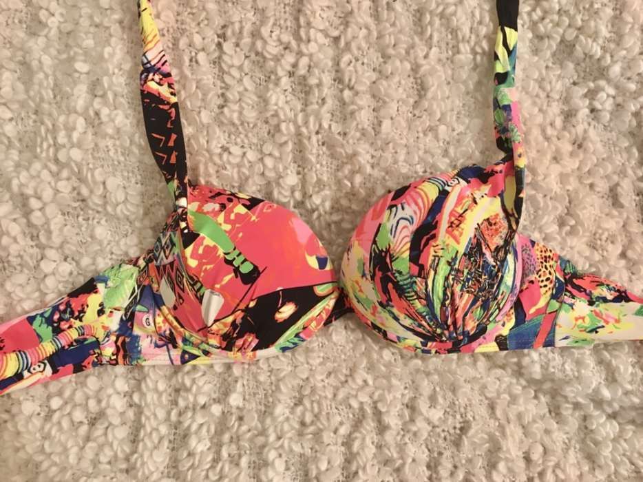 Parte de cima bikini brasileiro colorido